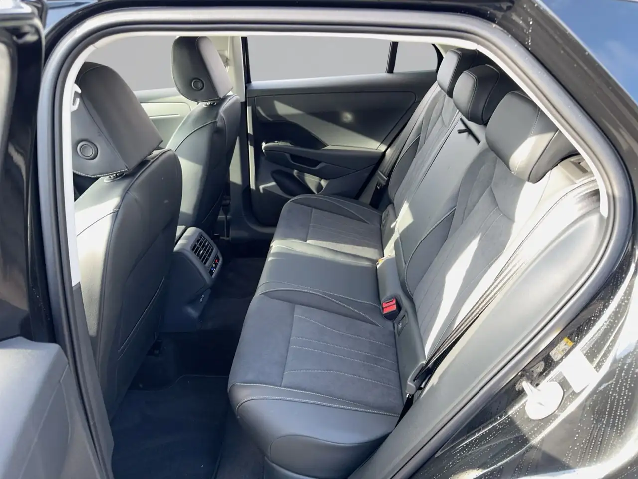 Volkswagen T-Roc 12