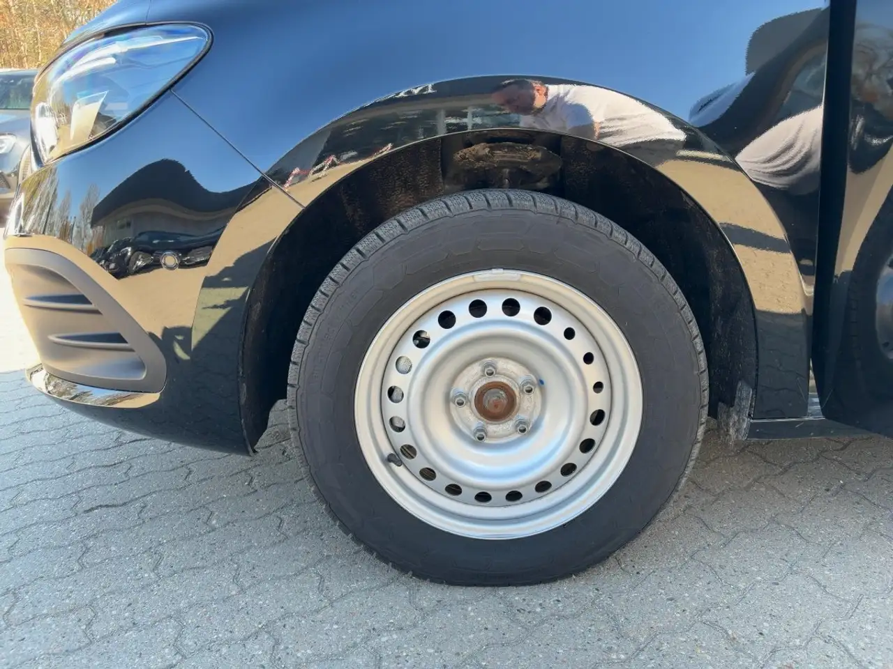 Mercedes-Benz EQT 12