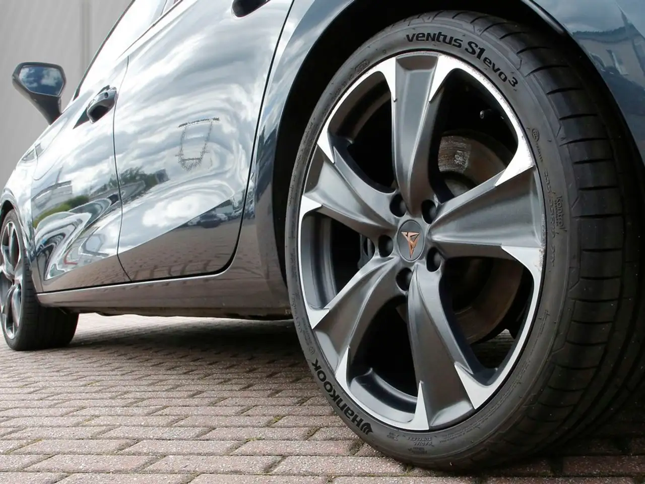 Cupra Leon 5