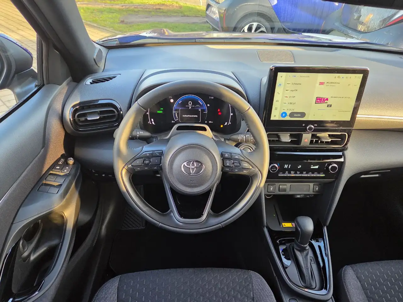 Toyota Yaris 8