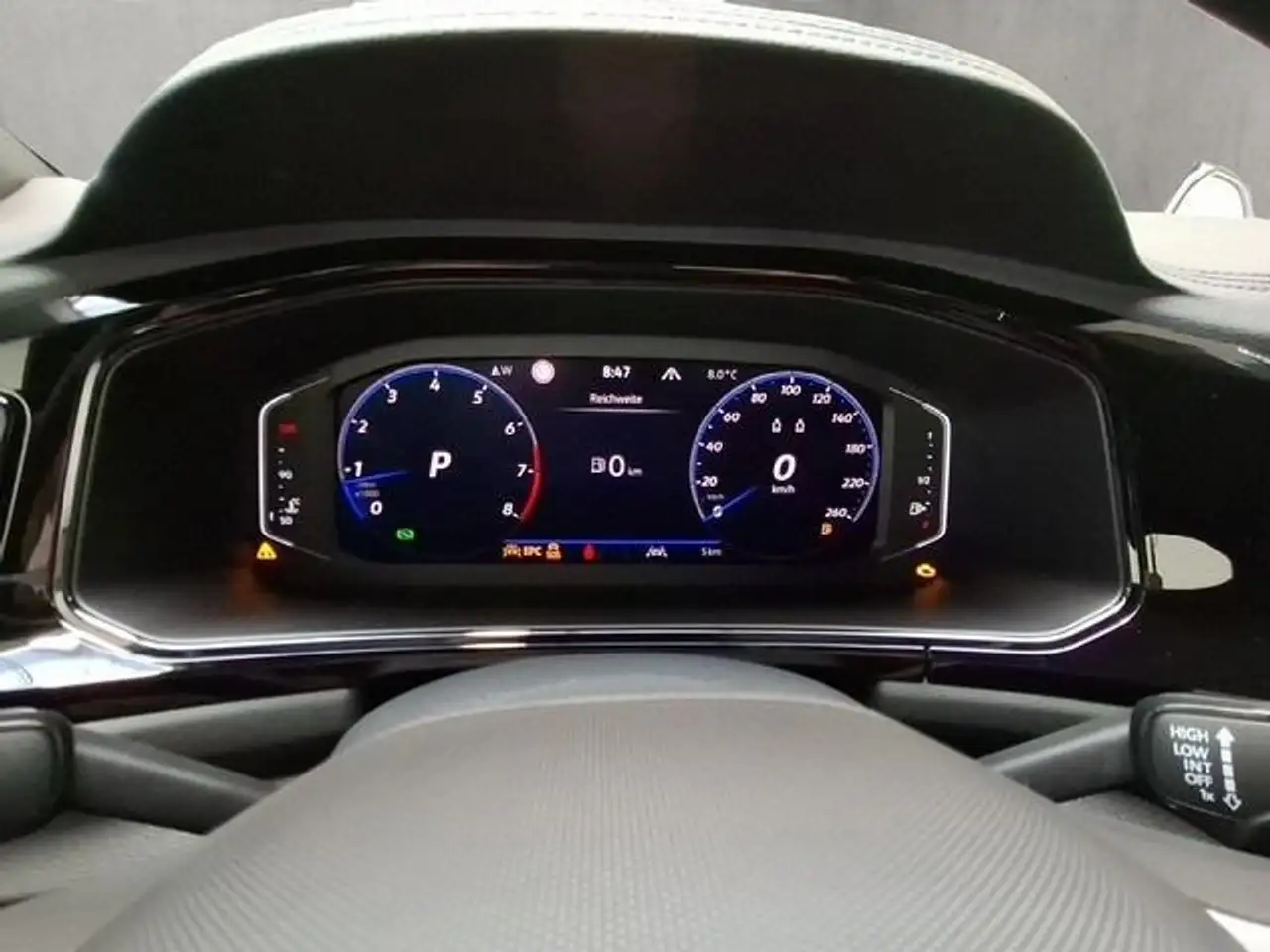 Volkswagen T-Roc 11