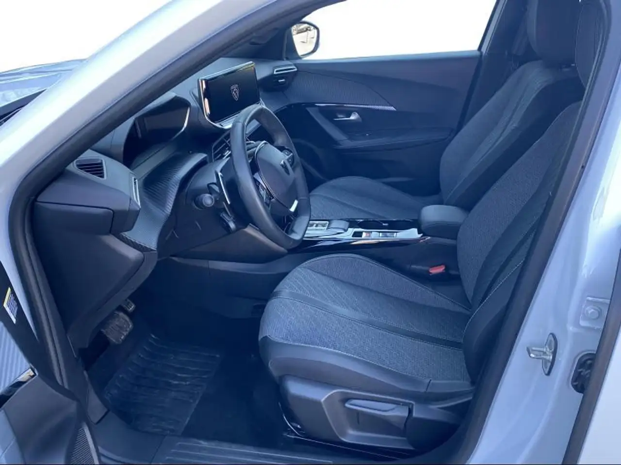 Peugeot 2008 8