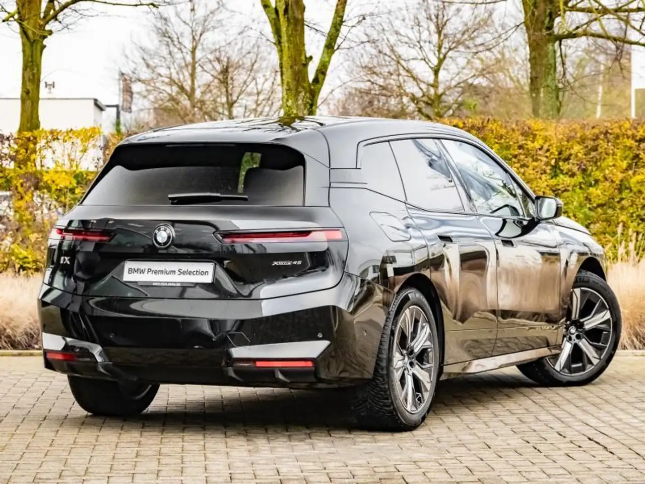 BMW iX 2