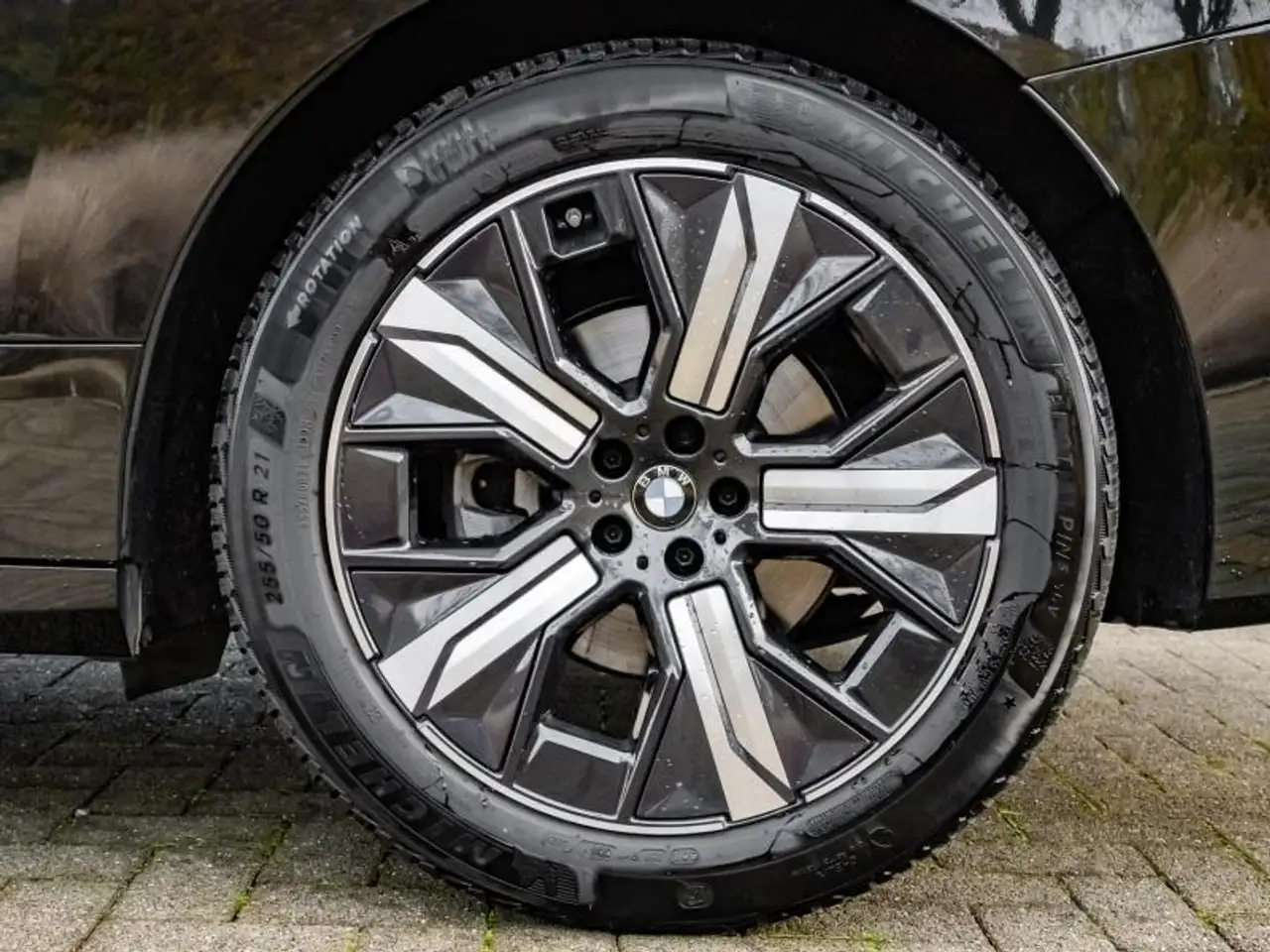 BMW iX 4