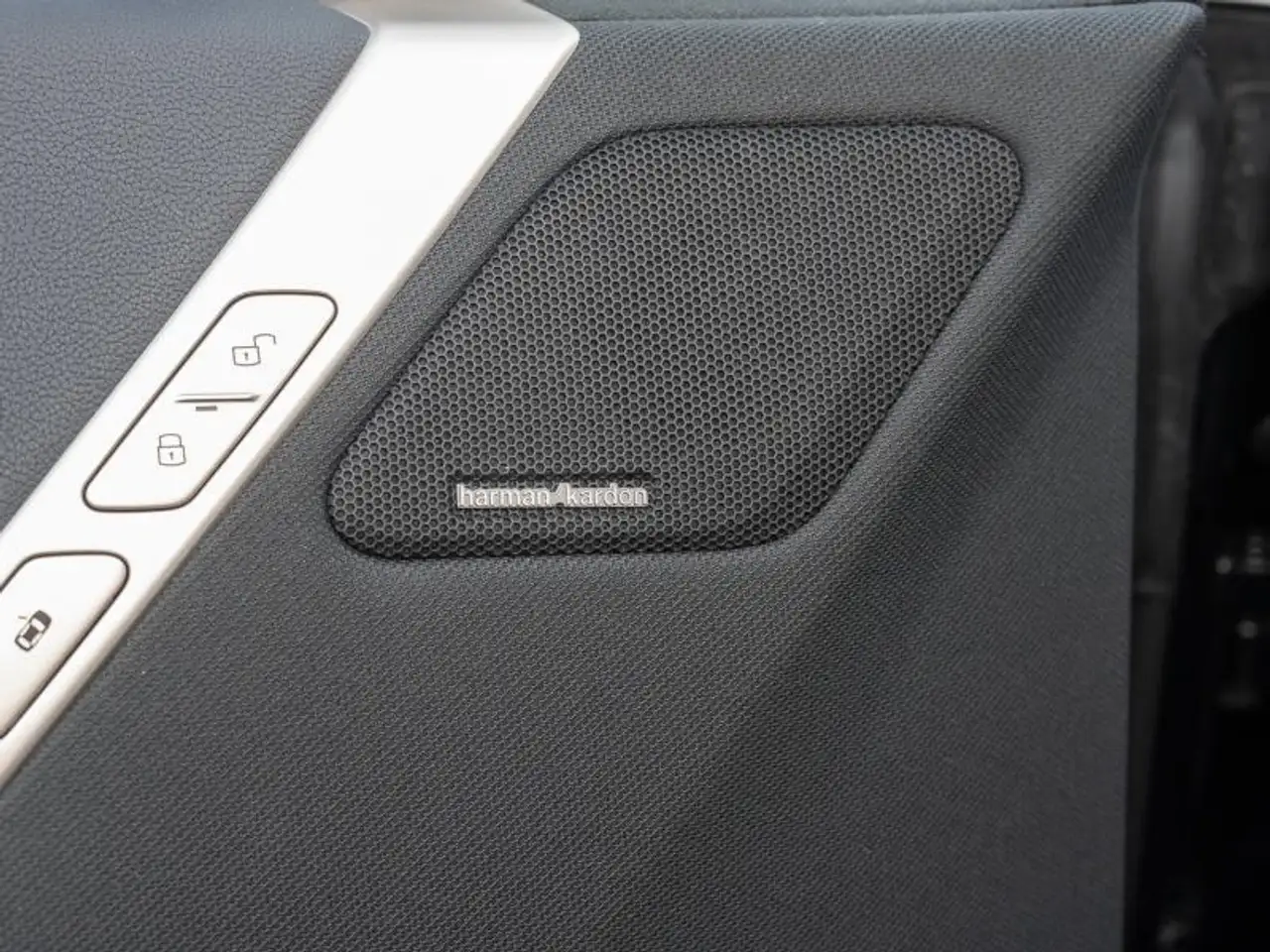 BMW iX 9