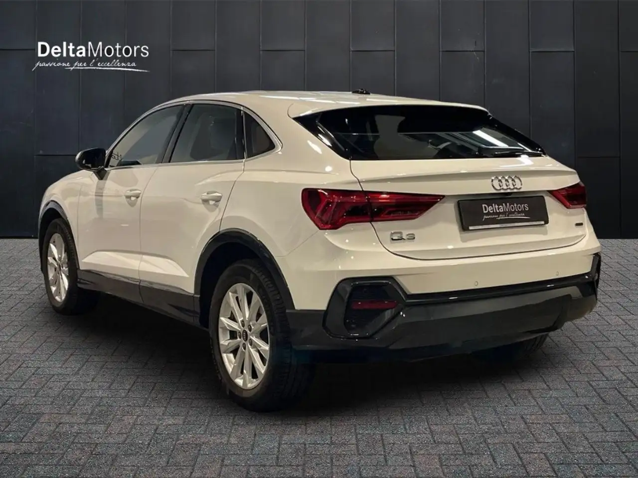 Audi Q3 2019 5