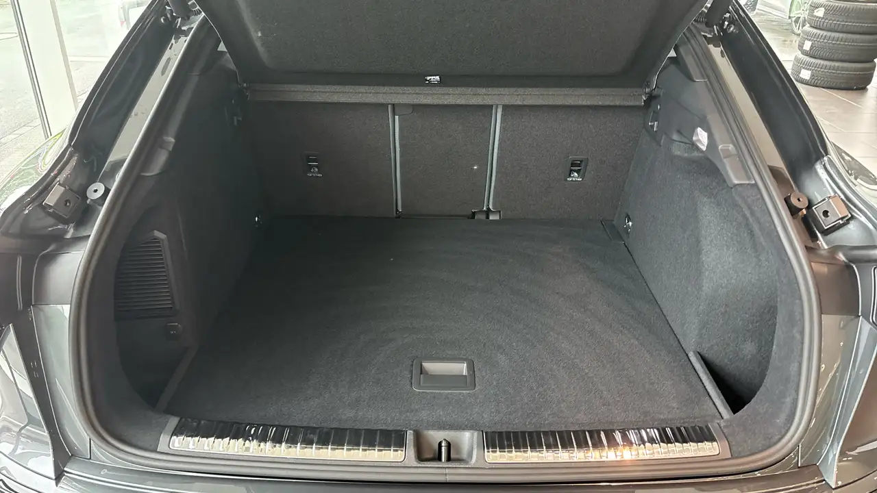 Audi Q3 12