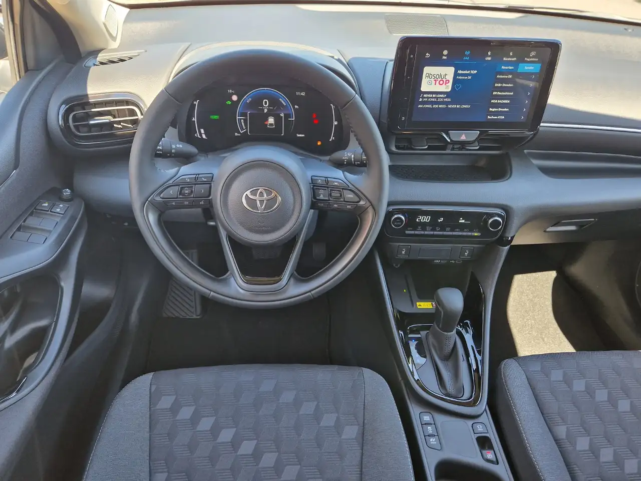 Toyota Yaris 8