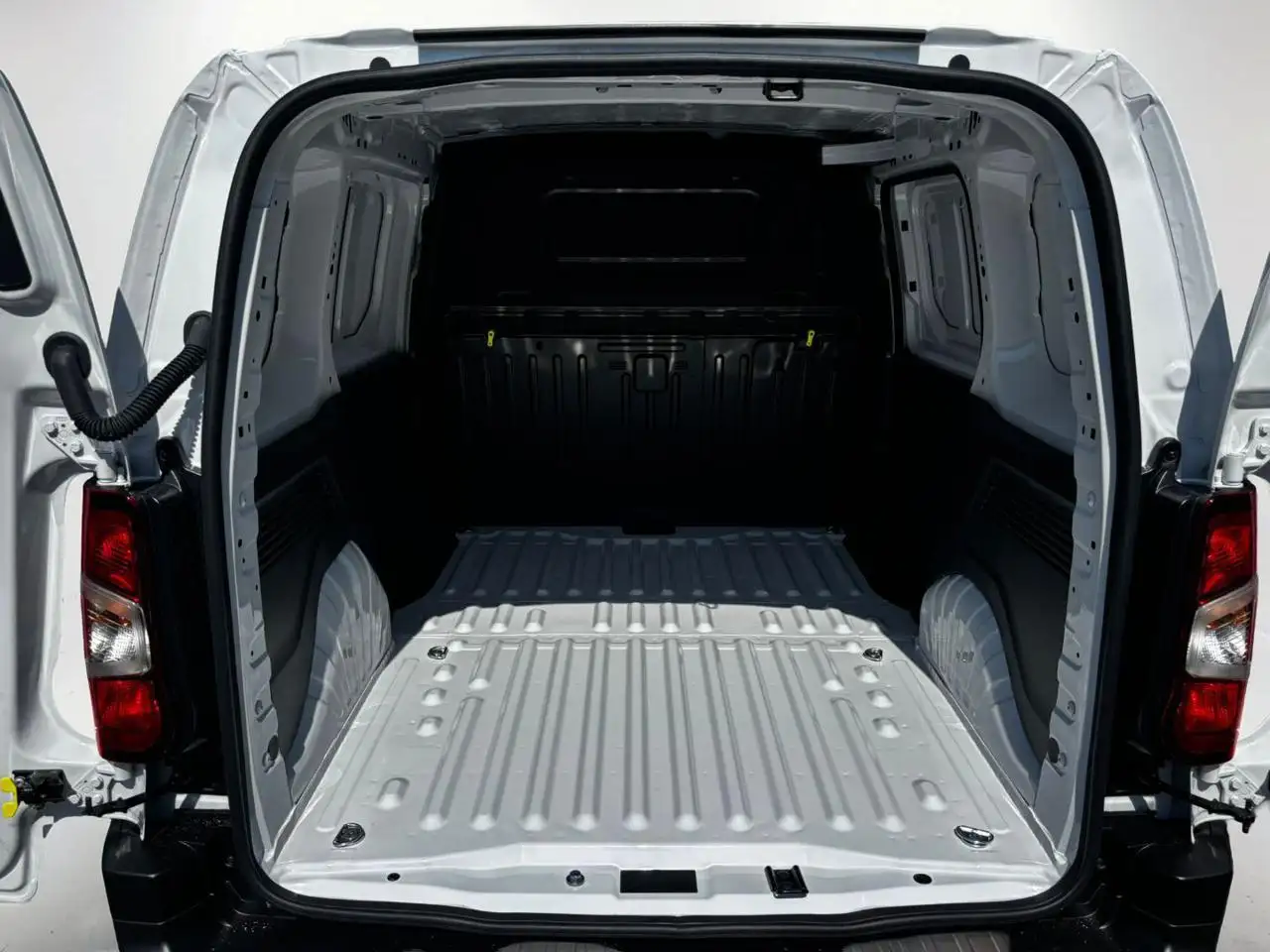 Fiat E-Doblo 10