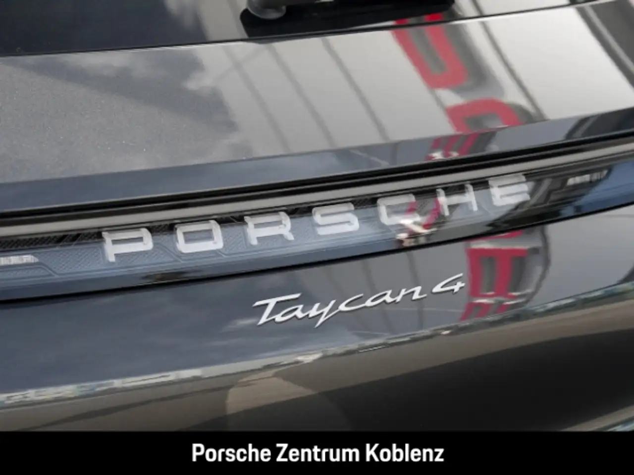 Porsche Taycan 4 6