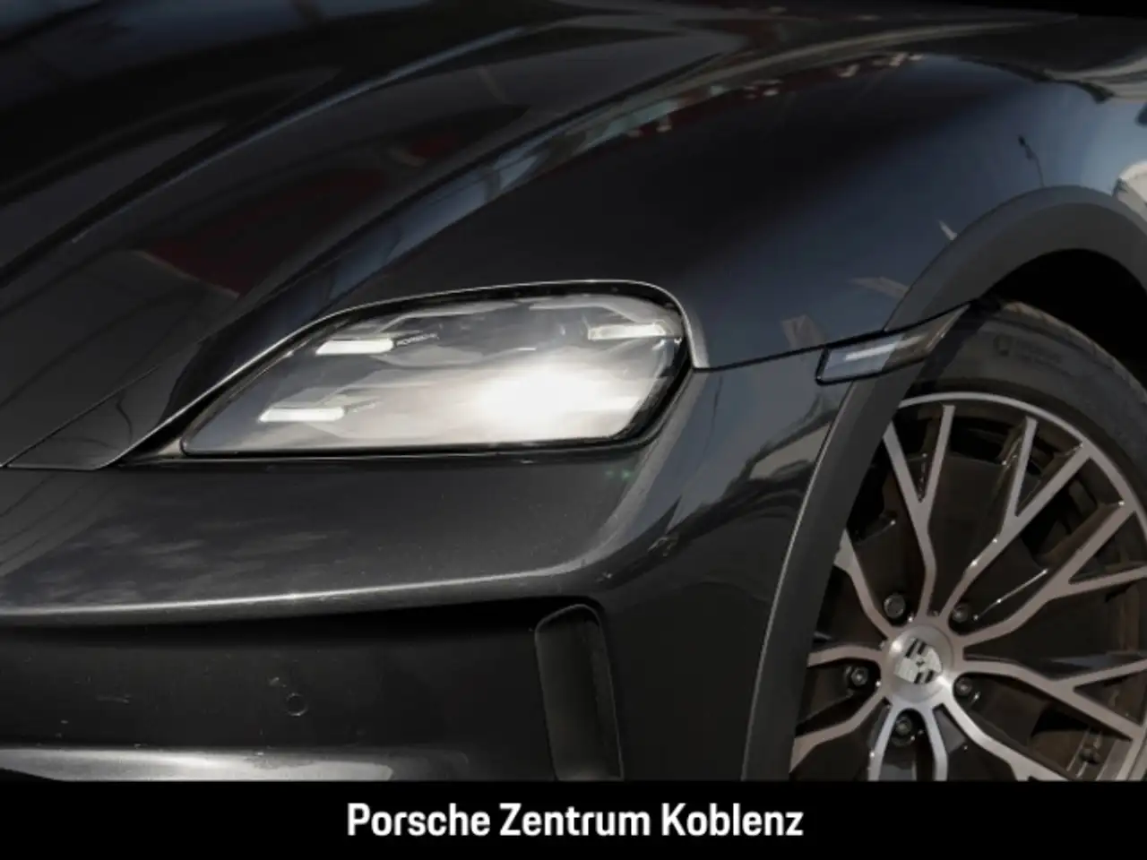 Porsche Taycan 4 11
