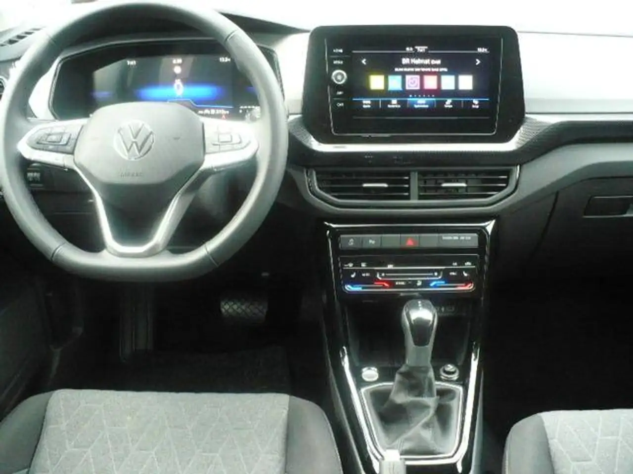 Volkswagen T-Cross 8