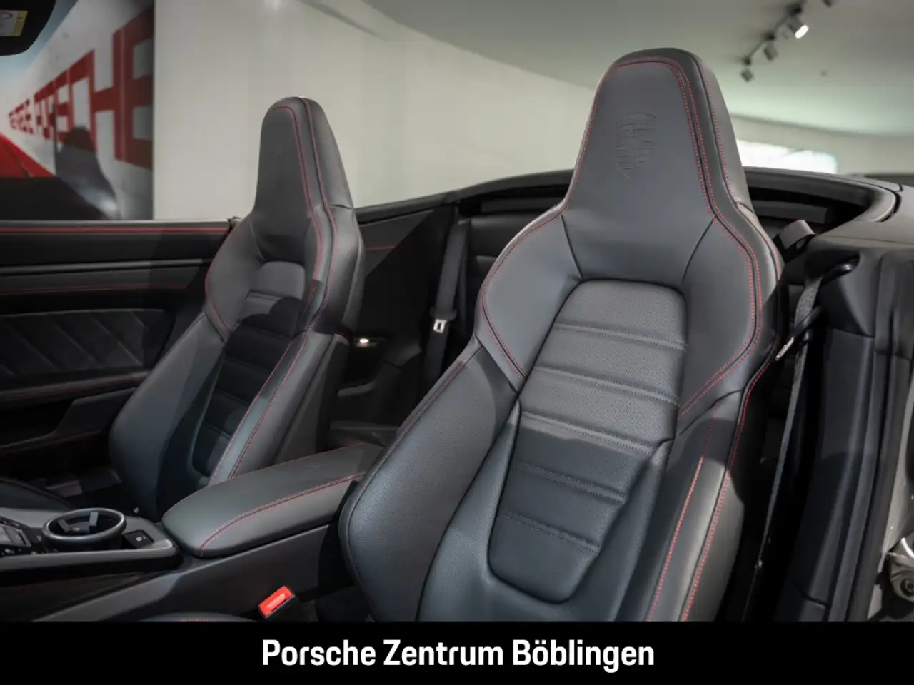 Porsche 992 911 6