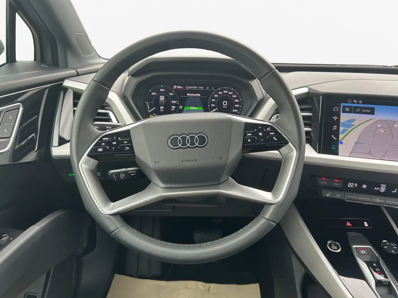 Audi Q4 8
