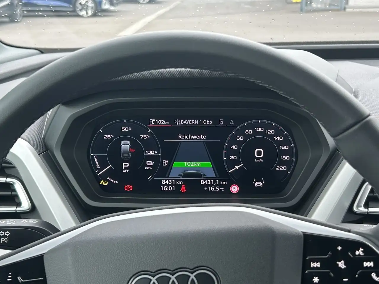 Audi Q4 9