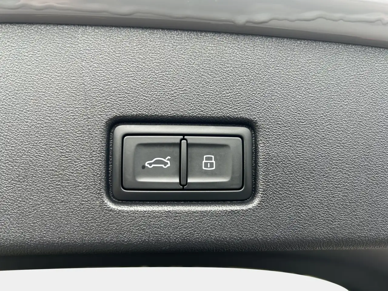Audi Q4 12