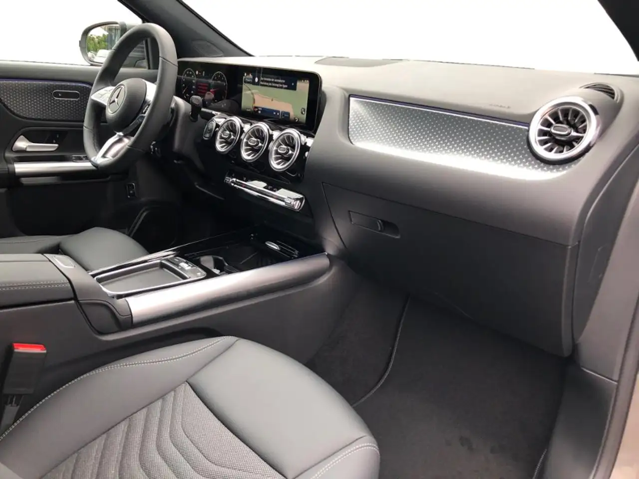Mercedes-Benz GLA 200 9