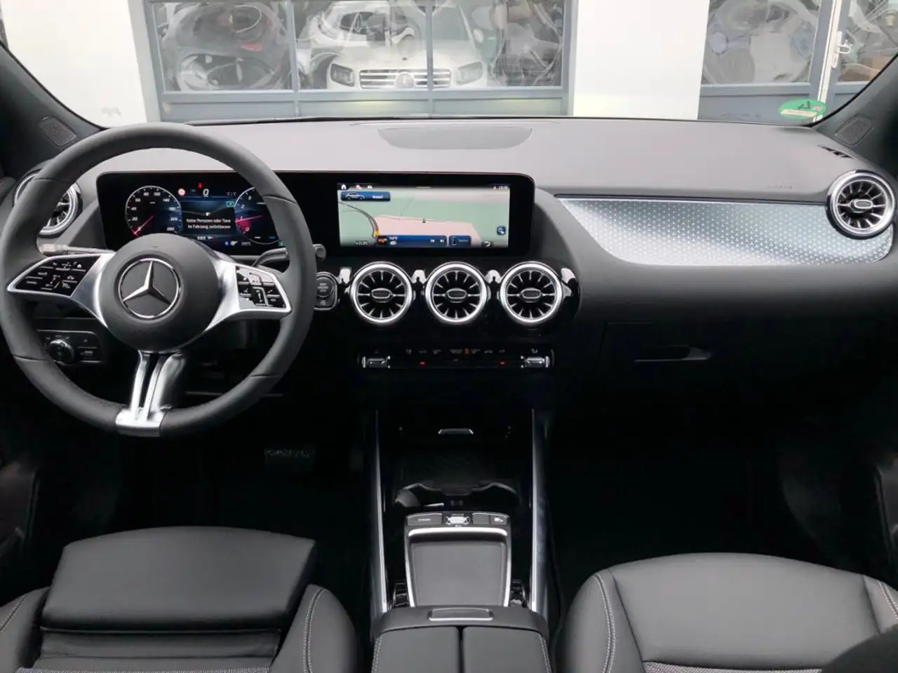 Mercedes-Benz GLA 200 16