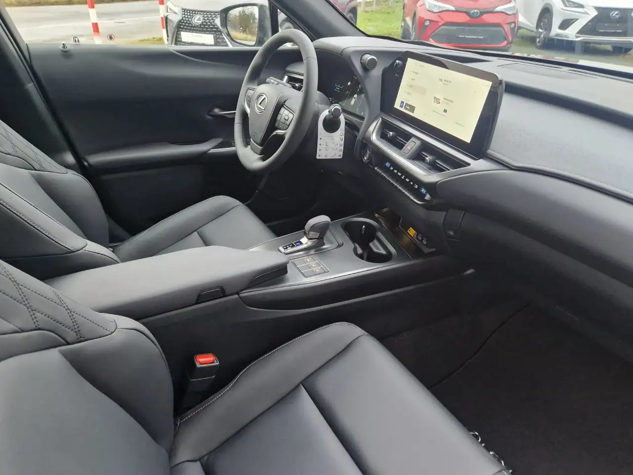 Lexus UX 7