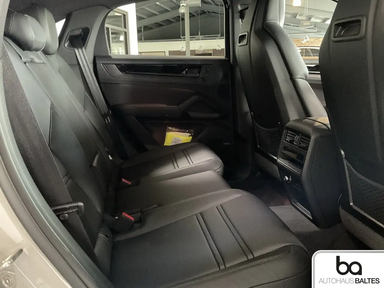 Porsche Cayenne 8