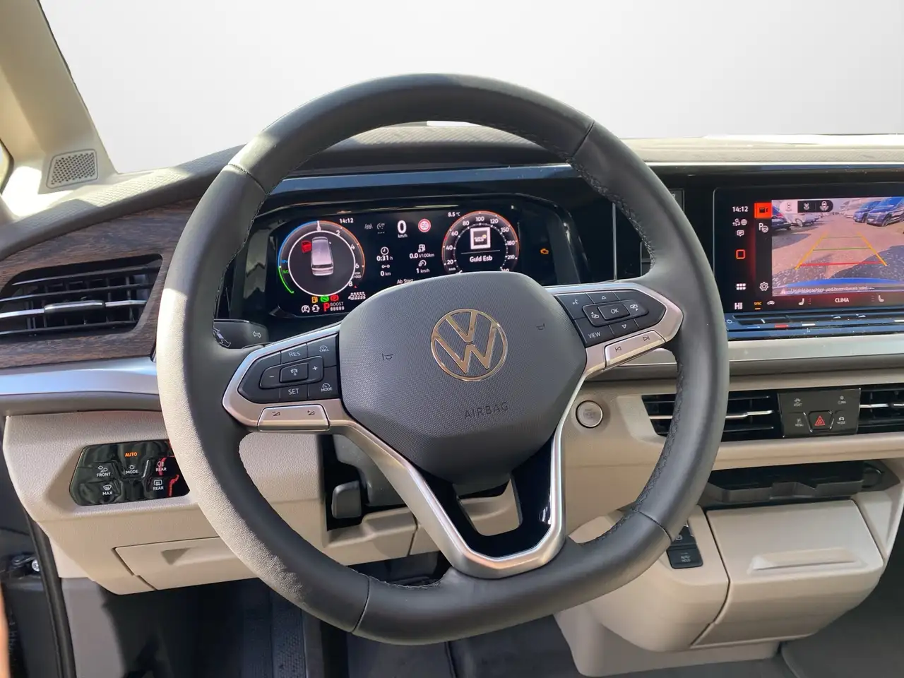 Volkswagen T7 Multivan 10