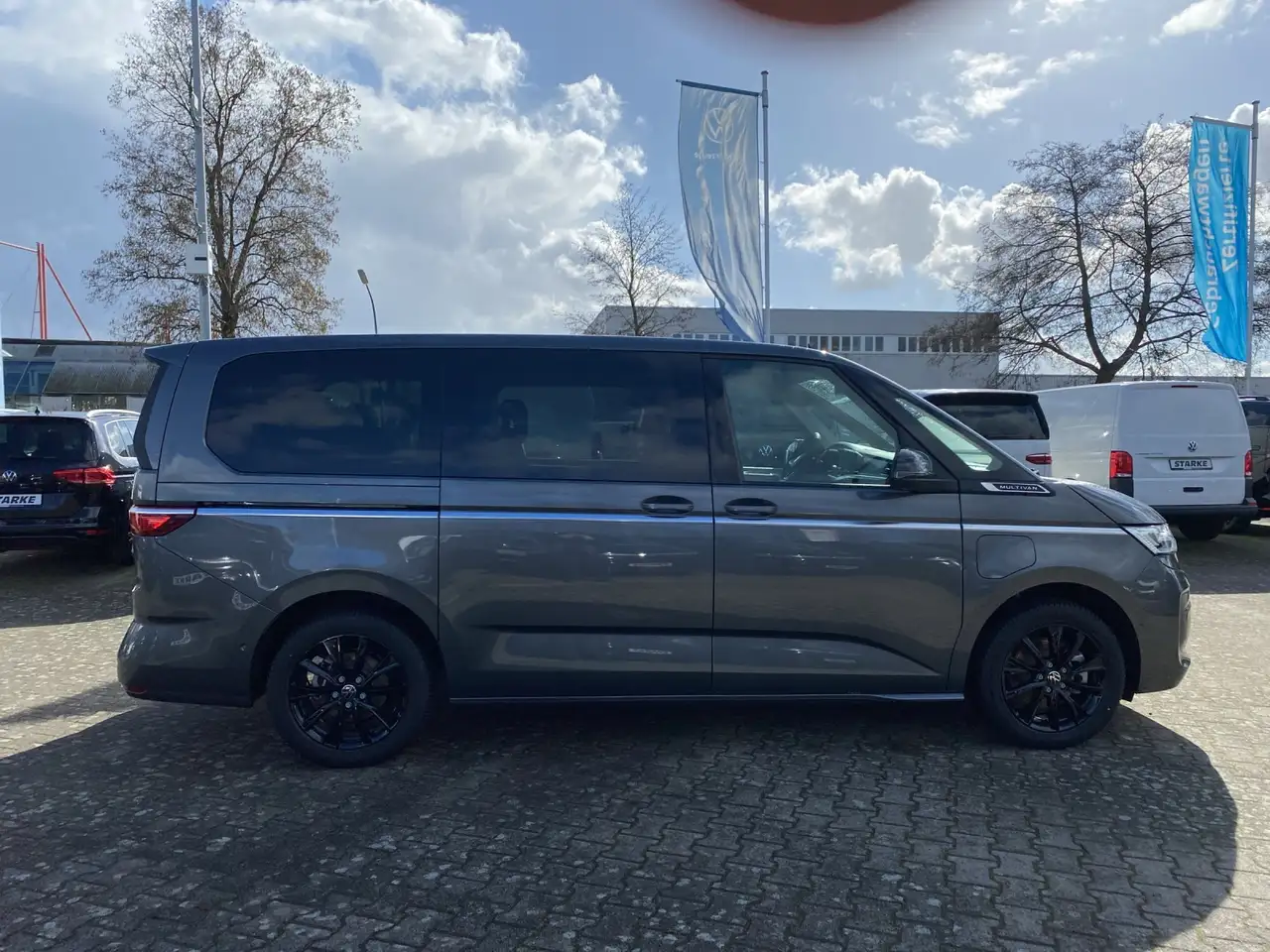 Volkswagen T7 Multivan 16