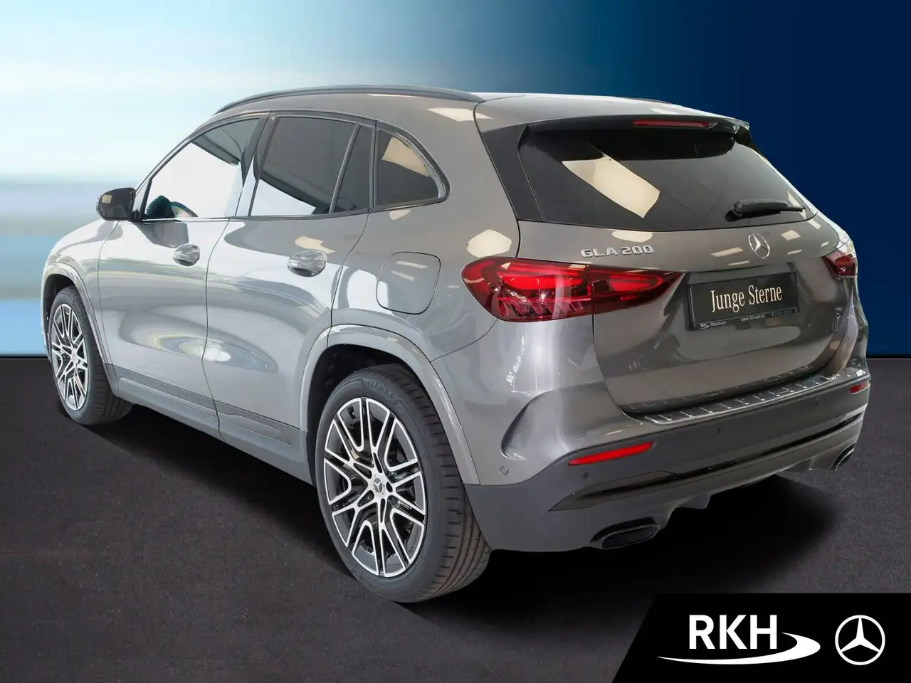 Mercedes-Benz GLA 200 4