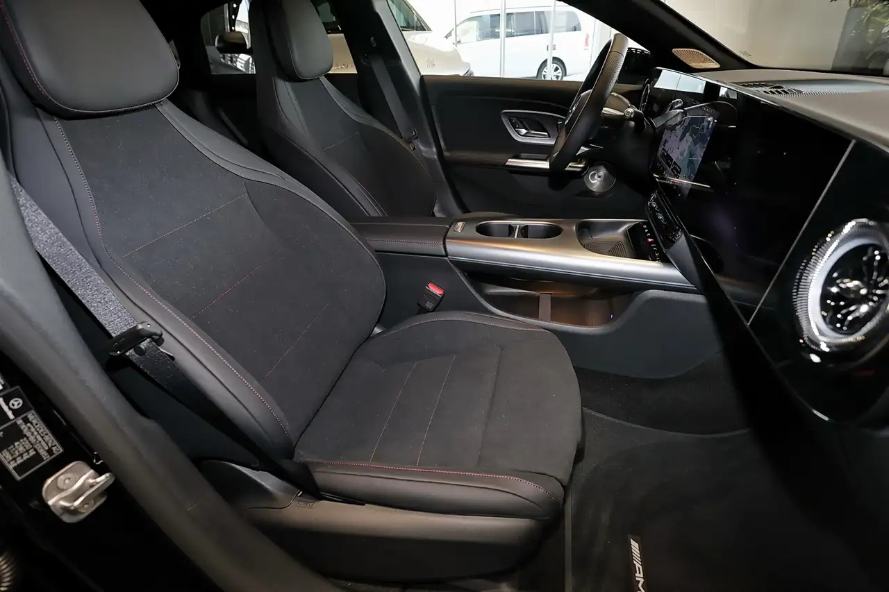 Mercedes-Benz CLA 220 4