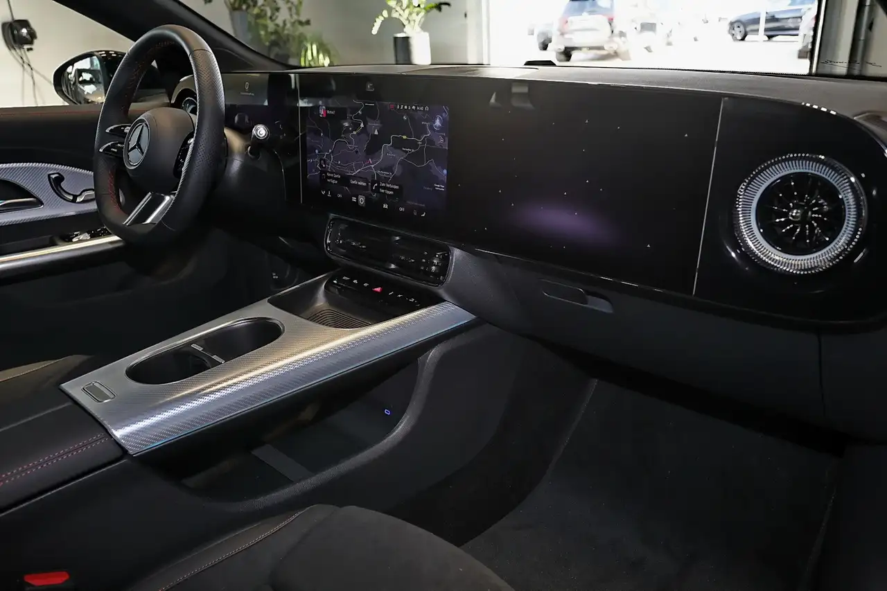 Mercedes-Benz CLA 220 8