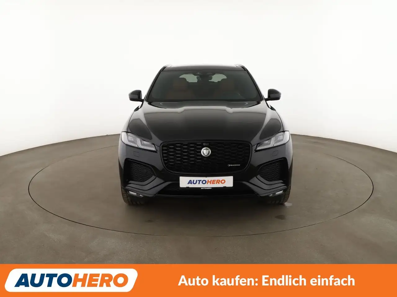 Jaguar F-Pace 9