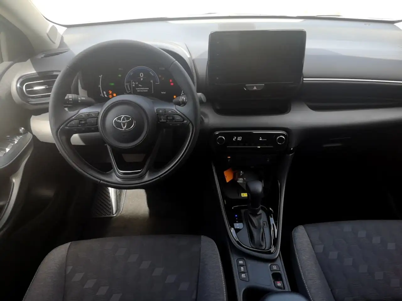 Toyota Yaris 9