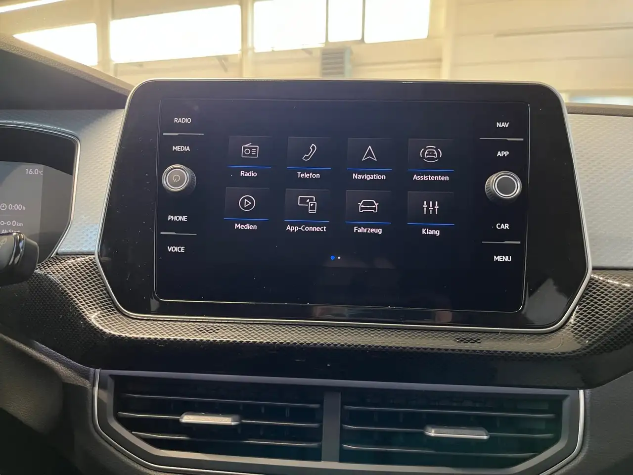 Volkswagen T-Cross 13