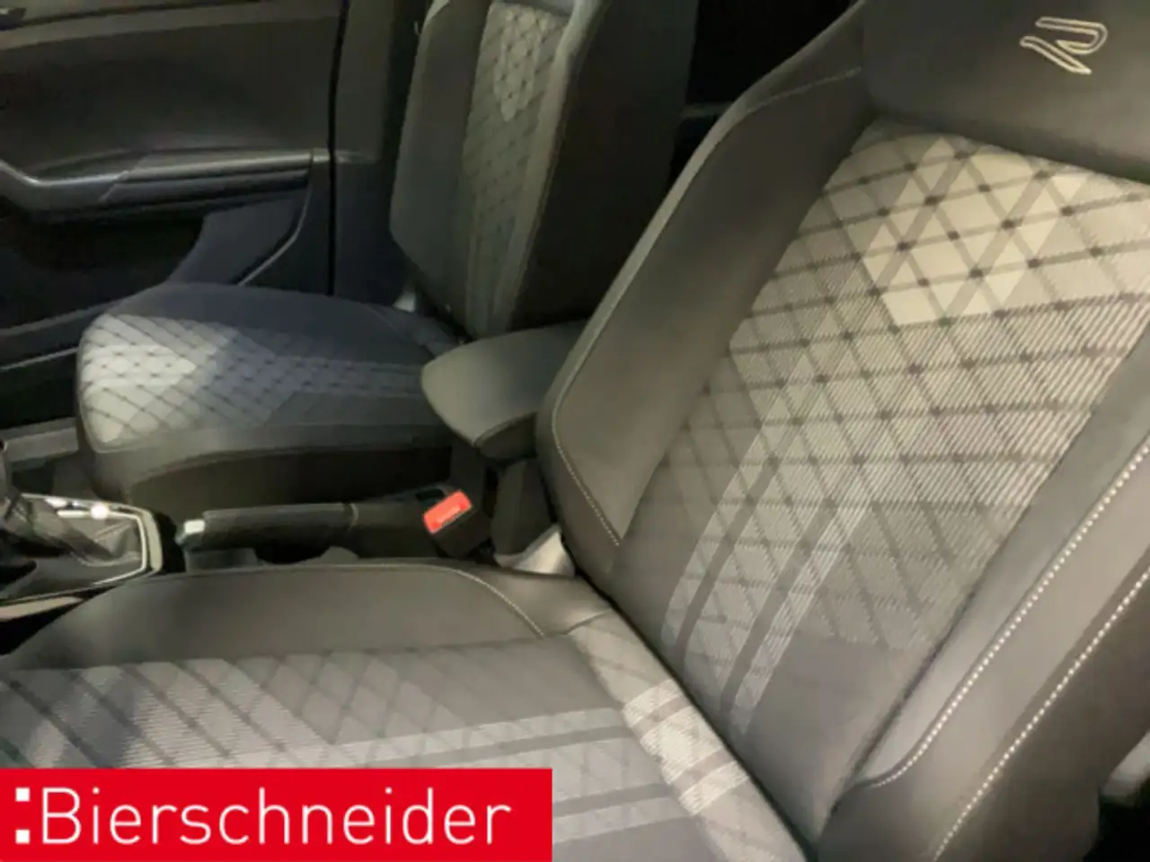 Volkswagen T-Cross 11