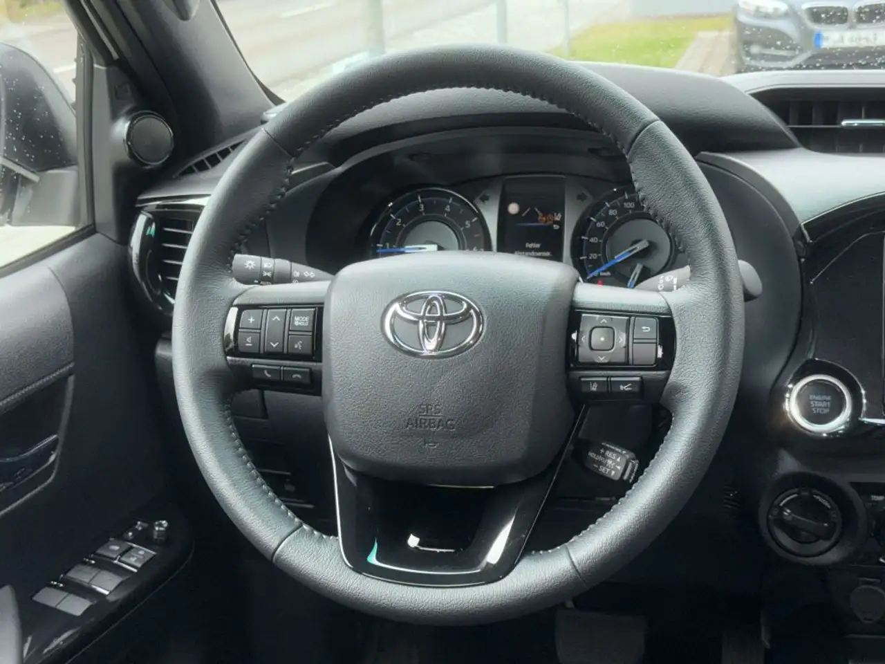 Toyota Hilux 12