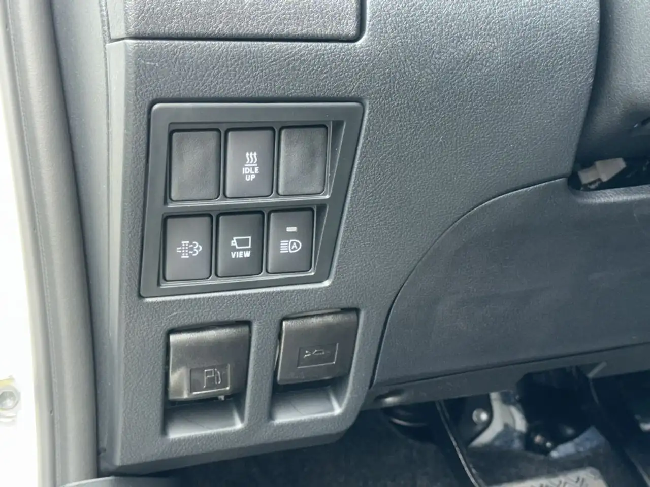 Toyota Hilux 16
