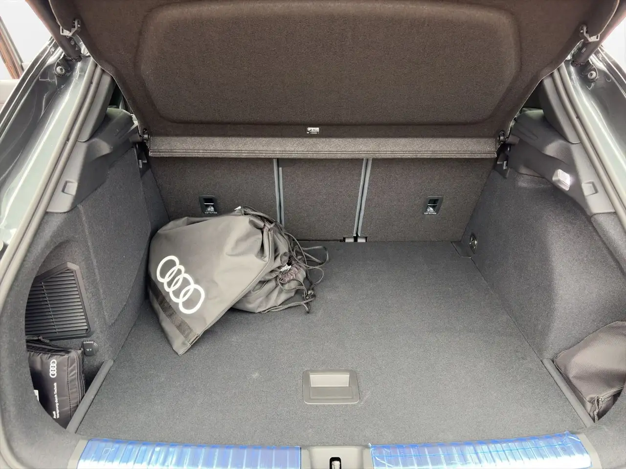 Audi Q3 10