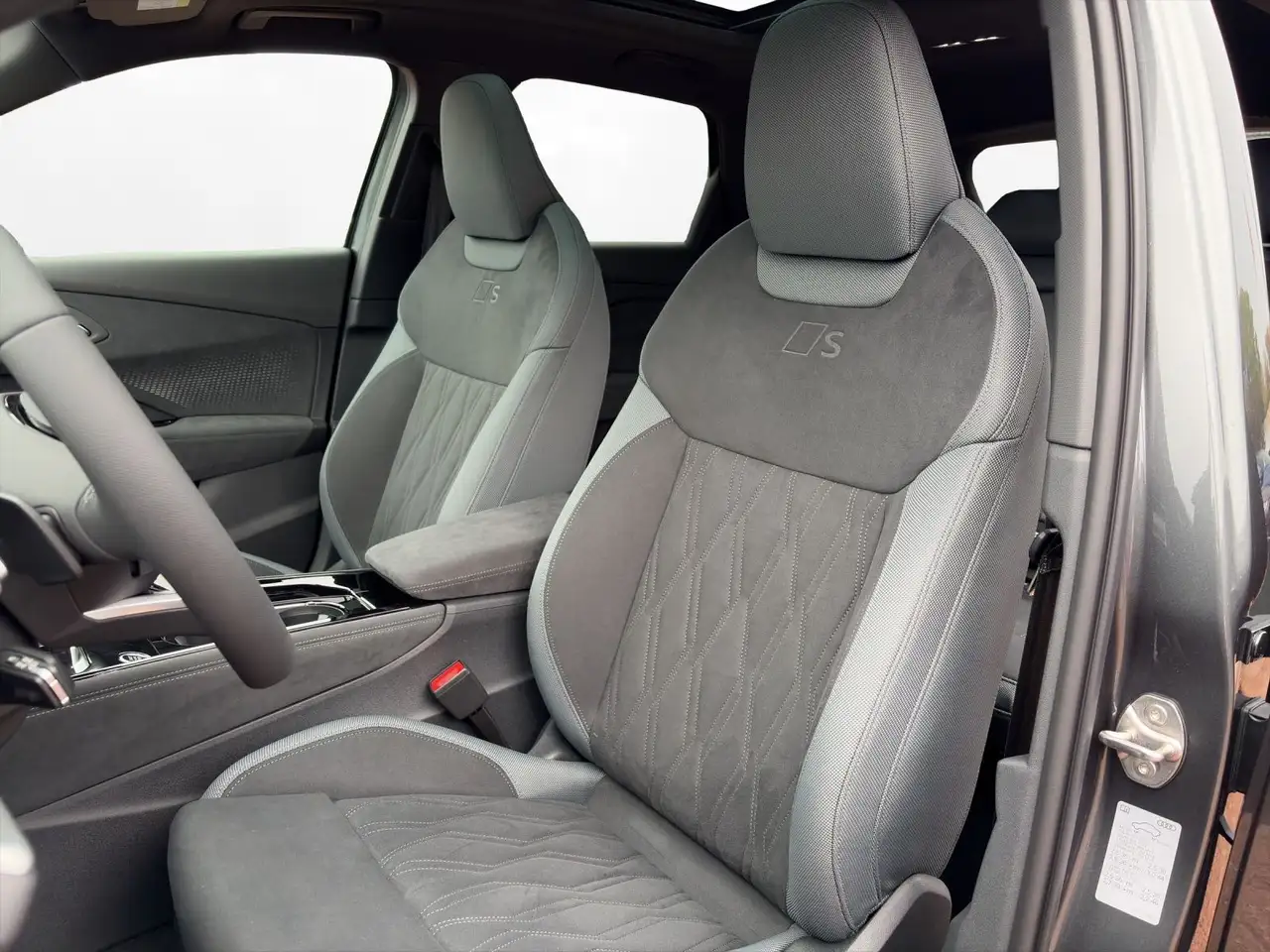 Audi Q3 12