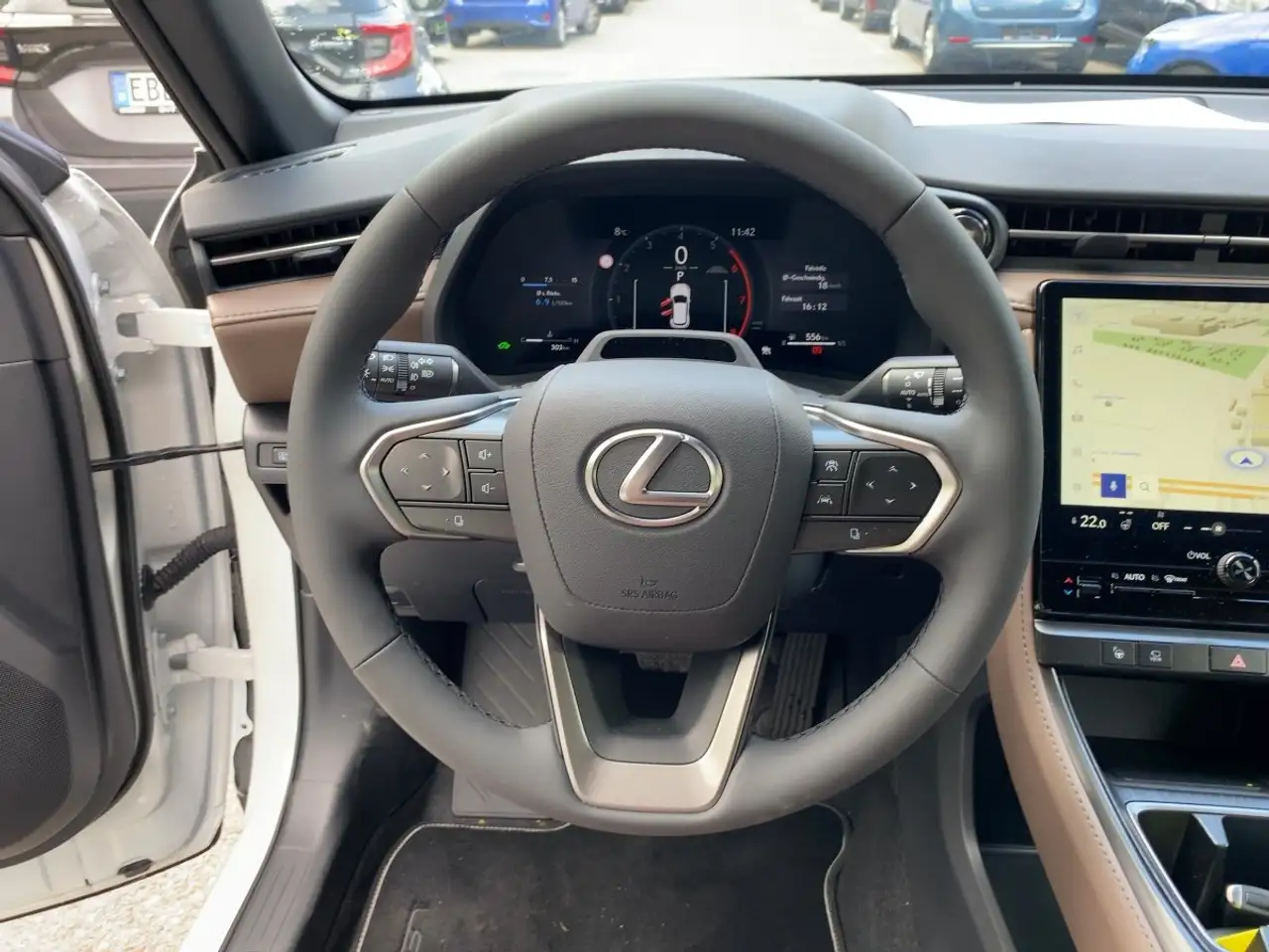 Lexus LBX 11