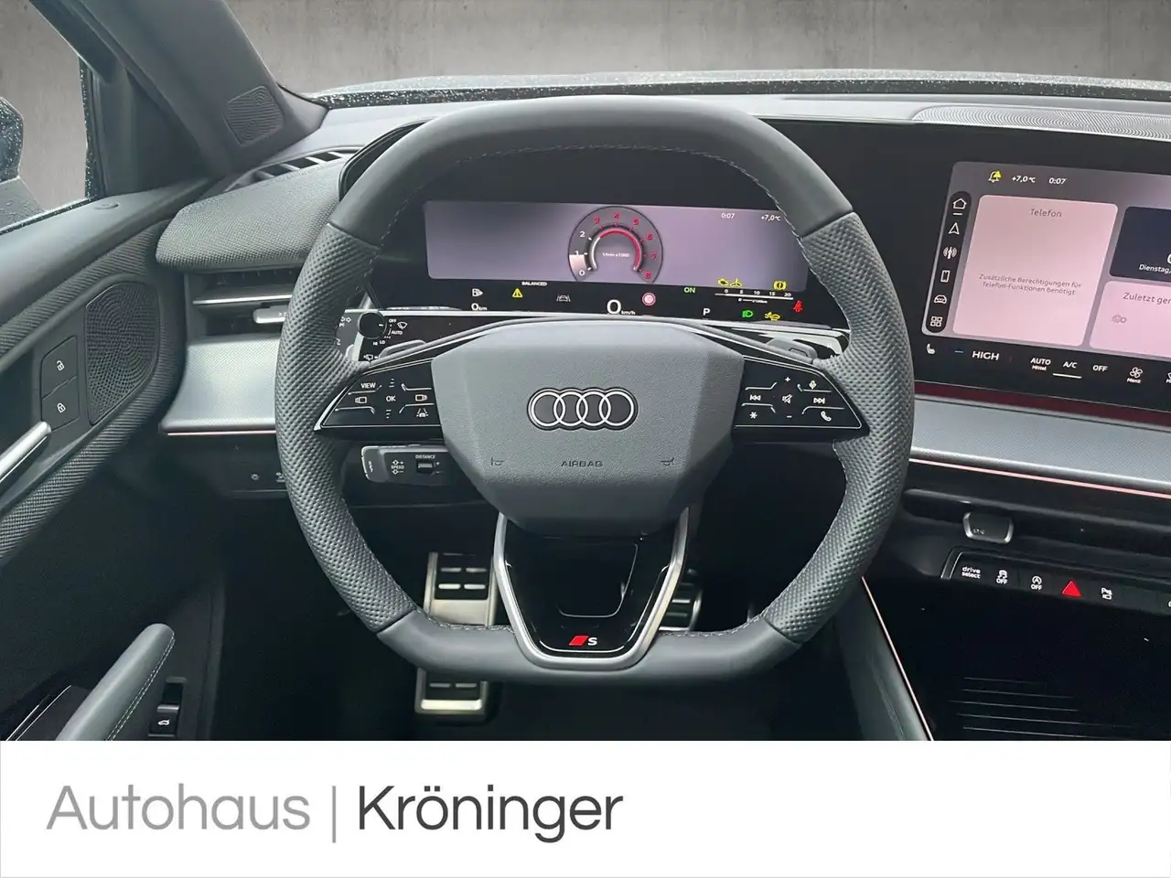 Audi Q3 11