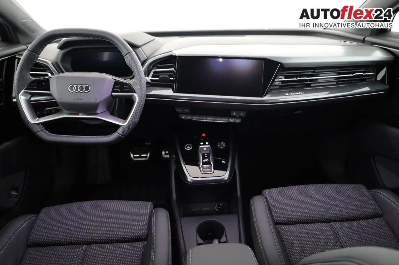 Audi Q4 5