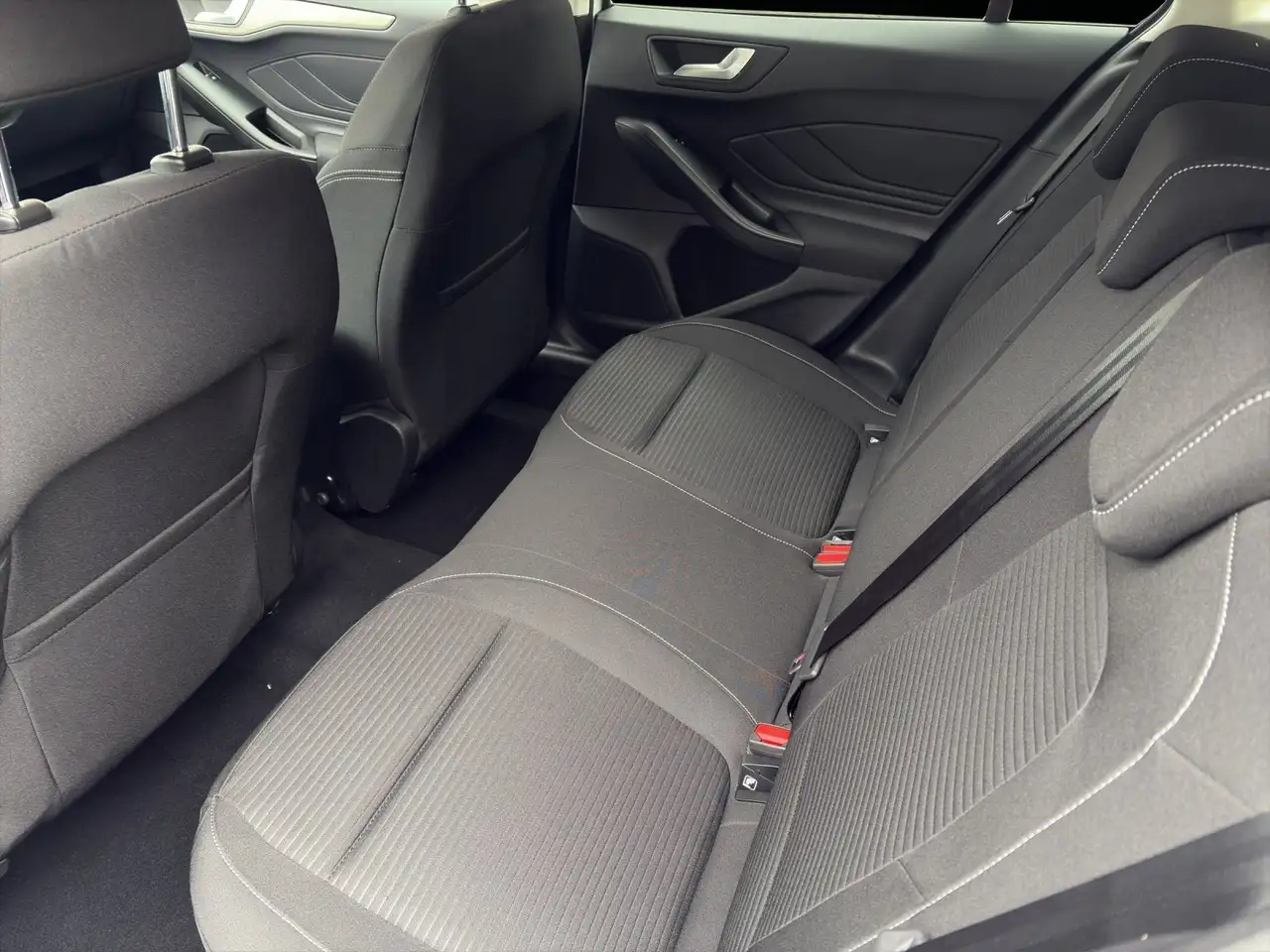 Ford Focus 8