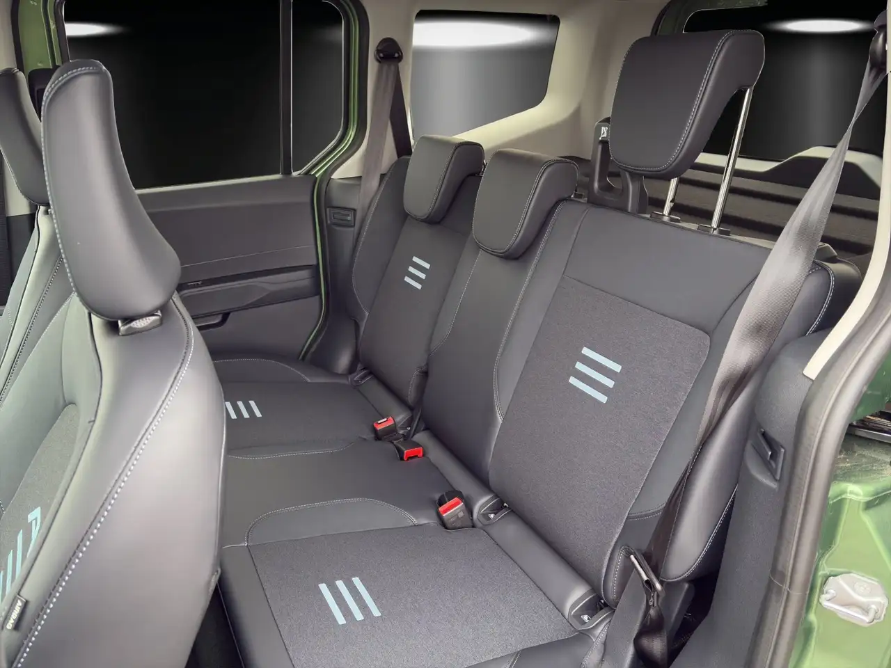 Ford Tourneo 8