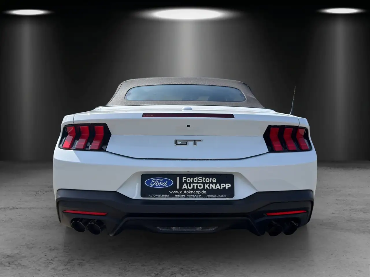 Ford Mustang 4