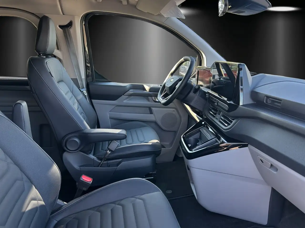 Ford Tourneo 8