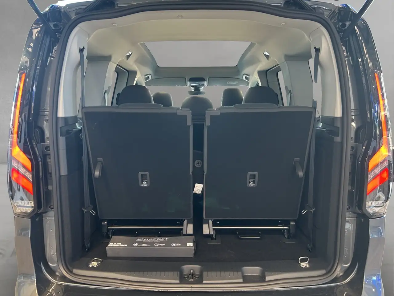 Ford Tourneo 6