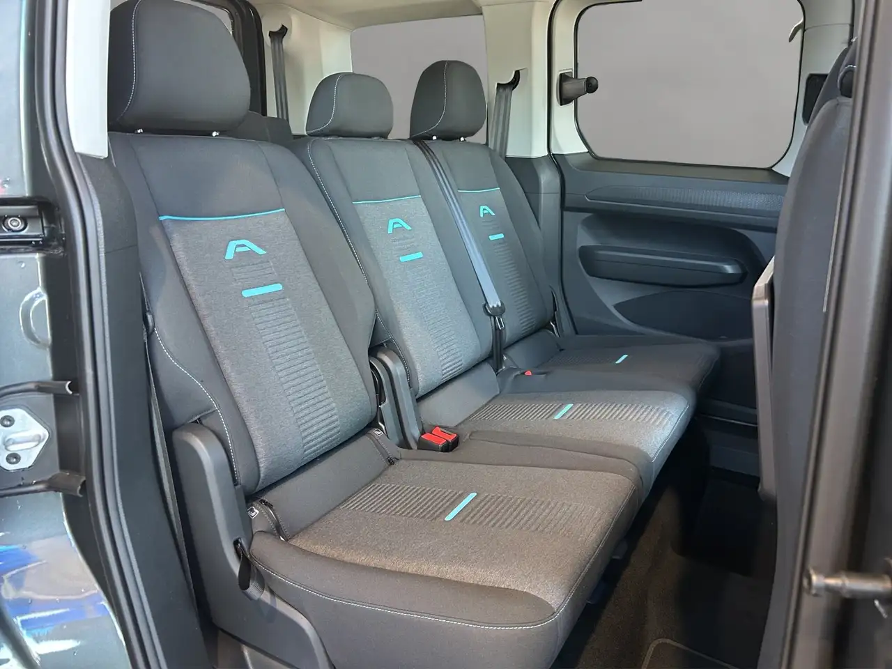 Ford Tourneo 8