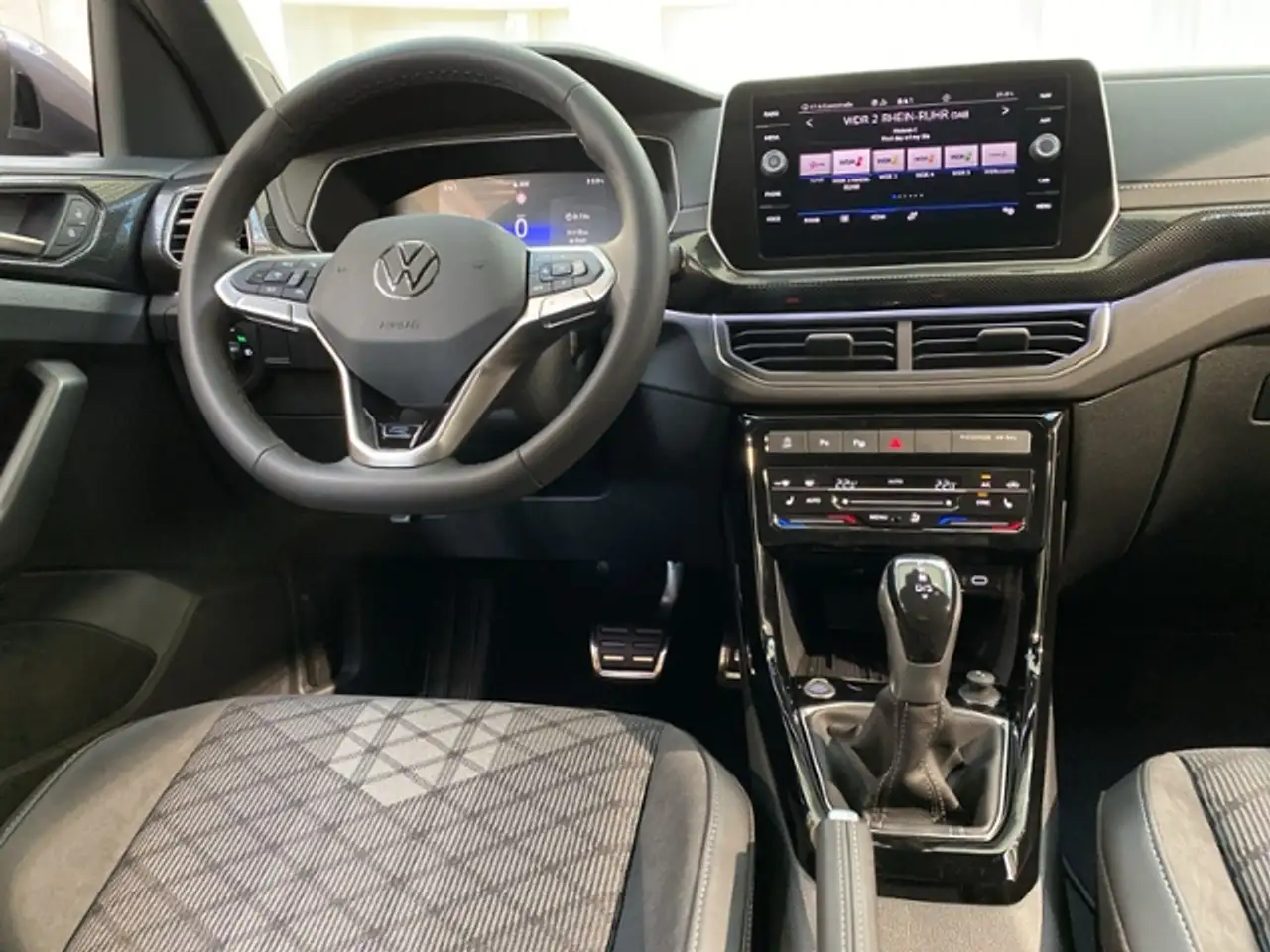 Volkswagen T-Cross 7
