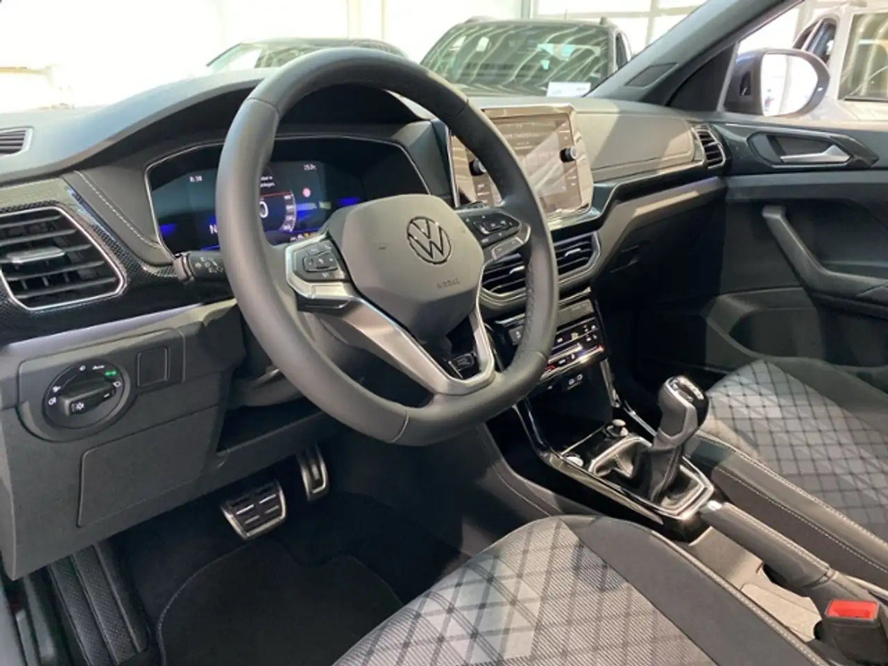 Volkswagen T-Cross 8