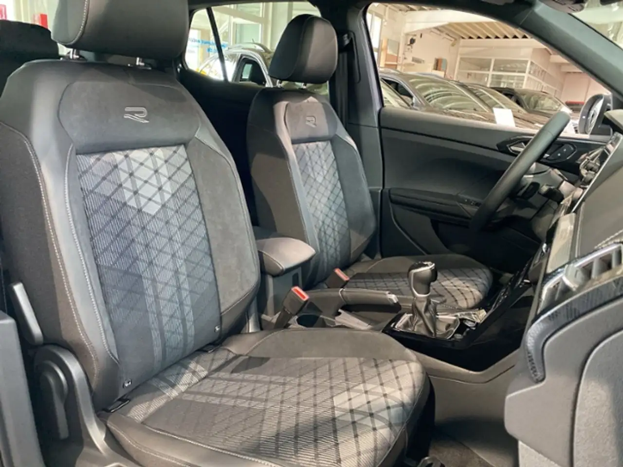 Volkswagen T-Cross 11
