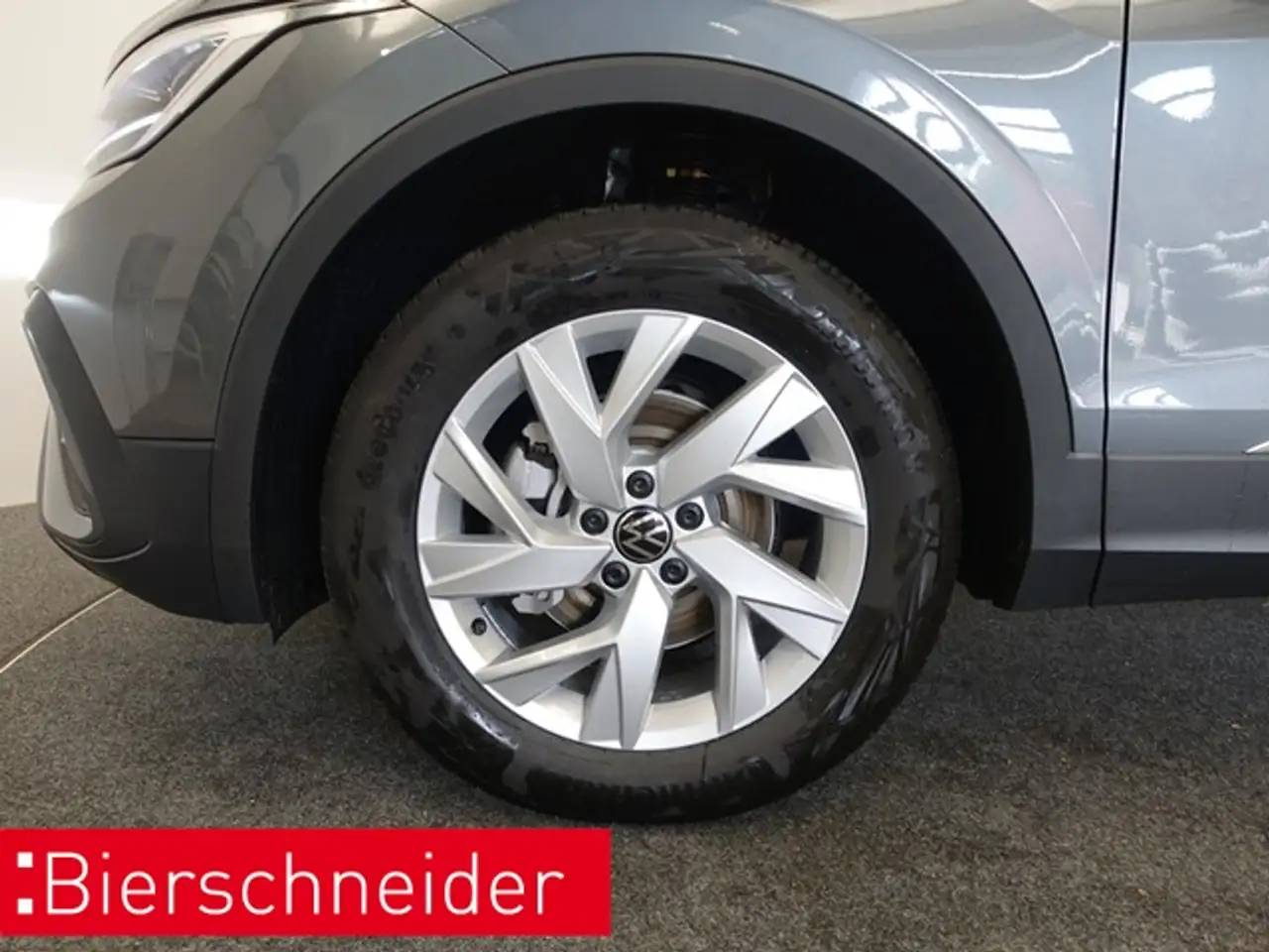 Volkswagen Tiguan 5